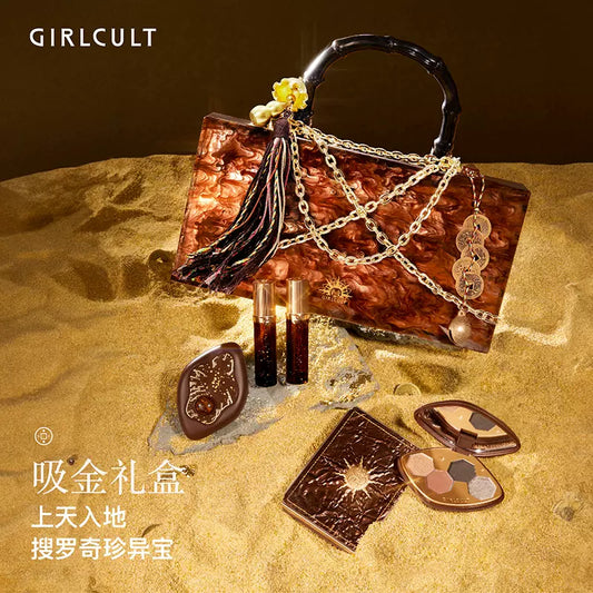Girlcult-The-Gold-Rush-All-in-Special-Box-Gifts-2