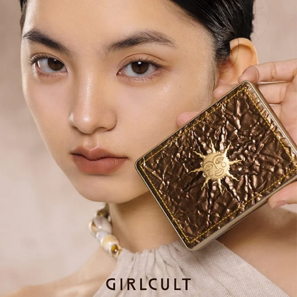 Girlcult-The-Gold-Rush-Complex-Face-Palette-Model